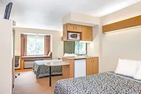 Days Inn by Wyndham Sturbridge - Image 4