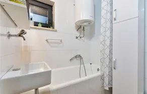 2 Bedroom Lovely Home In Vinica Breg - Image 2
