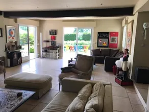 Superbe Villa Individuelle avec Piscine et Tennis privatifs - Image 4