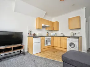 Queens Square Brighton - Guest Homes - Image 2