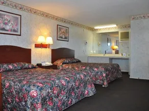 Merrimac Inn & Suites - Image 5