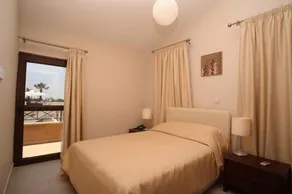 Avillion Holiday Apartments - Image 2