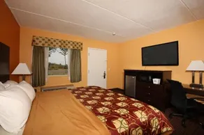 Budgetel Inn & Suites Glens Falls - Image 5