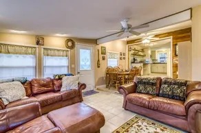 Cozy Lakefront Cottage Getaway Branson MO. - Image 4