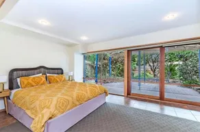 Beachview Bungalow Warrnambool - Image 2