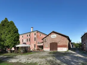 Apartment in Veneto With Shared Pool - Image 4
