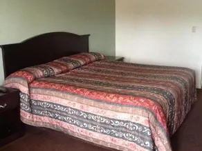 Relax Inn Lakeland - Image 2