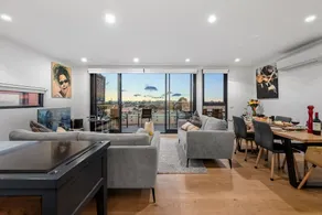 StayCentral - East Brunswick Penthouse with Study - Image 2