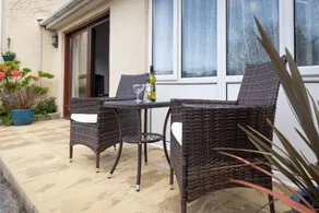 The Hollies - Short Walk to Beach, Peaceful Location, Parking - Image 5