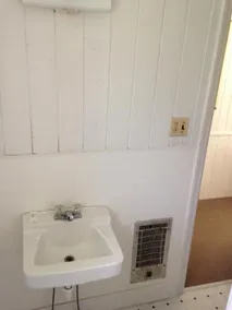 Lakeside Inn - Image 4