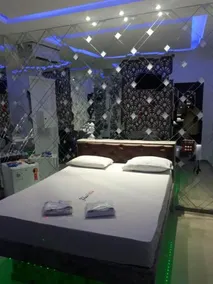 Motel Flex Love - Image 3