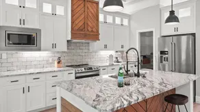 Tranquil Flint Escape: Relax In Nature's Serenity 3 Bedroom Home - Image 5