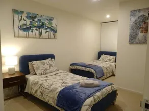 Caulfield Village Apartment - Image 3