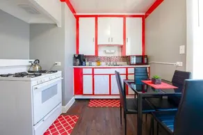 The Rubi Lounge Spacious Brooklyn Centre Modern Escape Near Downtown With Parking 300MB WiFi & Self Check In - Image 3