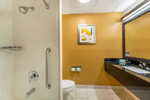 FAIRFIELD INN  SUITES SANDUSKY - Image 3