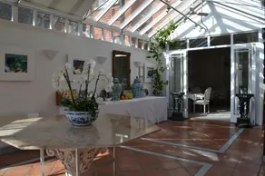 Cranleigh Hotel - Image 4