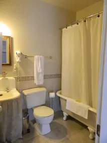 Maplegrove Inn - Image 4