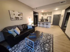 520 Neil Luxury 2 Bedroom - Image 5