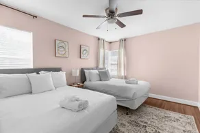 Blushing Bungalow - Image 4