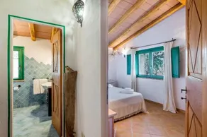 Tipica Casa Sarda con Piscina Privata e Vista Mare - Image 5