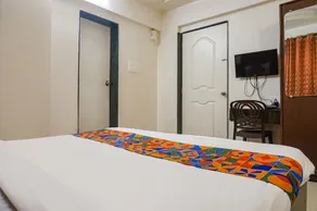 Oyo 10052 Magarpatta - Image 2