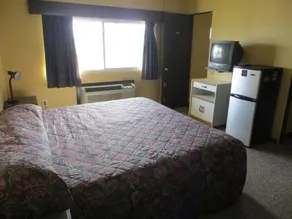 Lincoln Lodge Motel - Image 5