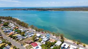 Stylish Unit Opposite Foreshore Sylvan Beach Esp Bellara - Image 5