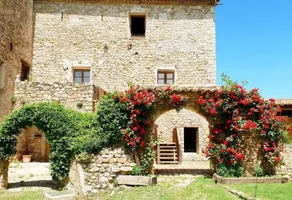 Casa rural de alquiler exclusivo en Girona Ideal para familias - Image 5