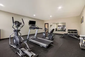 Econo Lodge - Image 3