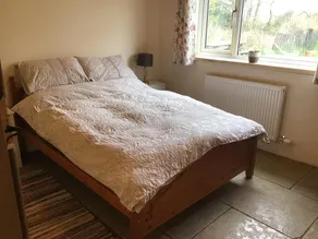 Spacious Self Catering Accommodation Near Hayonwye - Image 2