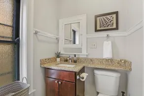Calm & Cozy 1BR Apt in Lincoln Square - Image 4