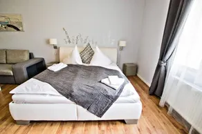 Ruterra By Golden Lady's 3bdr Loft - Image 5