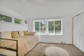 Lovely Bright Lansing Home 3 Bedrooms 2 Bathrooms - Image 4