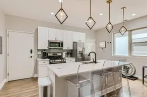University of Chicago Condo - 1 Bed / 2 Bath w/Parking Space - Image 3