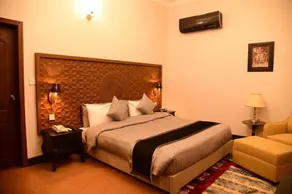 Swan Suites - Image 4