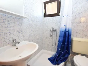 Lovely apartment with private balcony, pool with deckchairs, fenced garden, bbq - Image 5