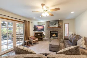 Silver Rock Lodge by Lake Tahoe Accommodations - Image 5