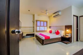 Sivamurugan Hotels - Image 3