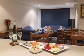 Canberra Parklands Central Apartment Hotel - Image 3