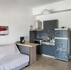 Varka Apartment - Image 3