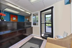 Americas Best Value Inn New London Mystic - Image 4
