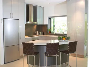 Aquatica - Luxe Holiday Home - Image 3