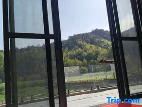 Xinglan Qiuyan - Hui-style Autumn Sunning Inn (Huangling Scenic Area Branch) - Image 3