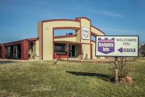 Knights Inn - Seymour - Image 2