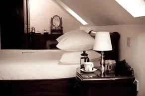 The Shave Cross Inn - Image 5