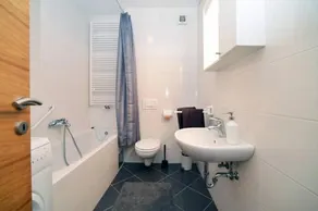 Apartment Capital Town-free parking - Image 4