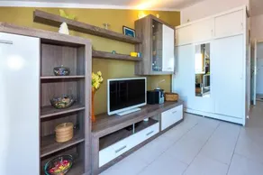 Apartment Yellow Story - Image 3