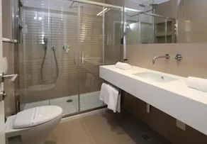 Split Luxury Retreat - Image 5