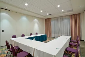 DoubleTree by Hilton North Vancouver - Image 5
