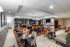 Hampton Inn Aiken - Image 4